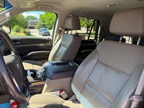 Used 2016 Chevrolet Tahoe LT w/ Luxury Package AWD/4WD image 6