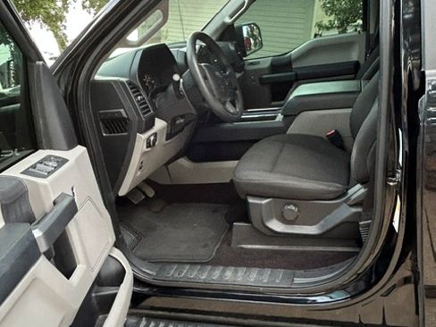 Used 2018 Ford F150 XL w/ Equipment Group 101A Mid AWD/4WD image 6