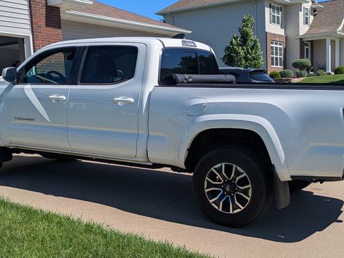 Used 2023 Toyota Tacoma TRD Sport w/ TRD Premium Sport Package AWD/4WD image 2