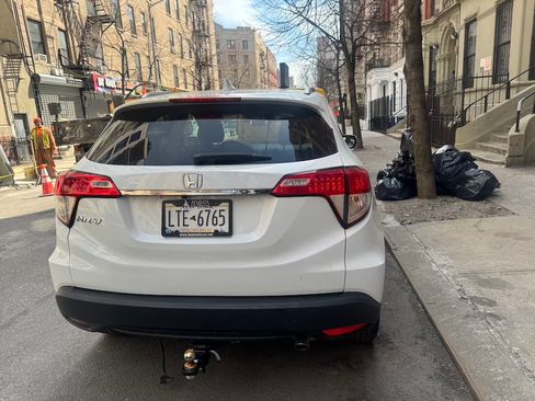 Used 2021 Honda HR-V EX image 4