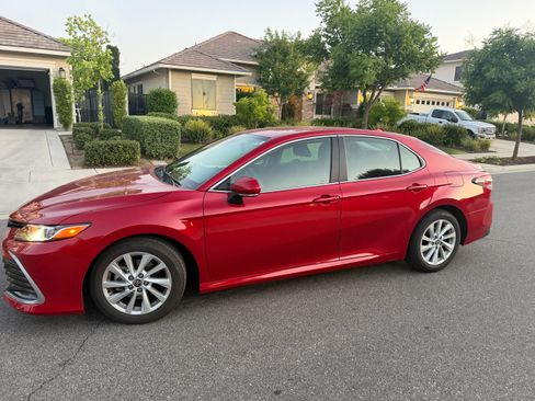 Used 2023 Toyota Camry LE w/ Convenience Package FWD image 6
