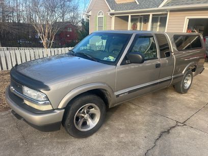 Used 2002 Chevrolet S10 Pickup LS w/ LS Preferred Equipment Group