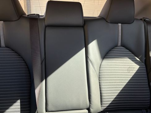 Used 2021 Toyota Camry SE w/ Carpet Mat Package (TMS) image 12