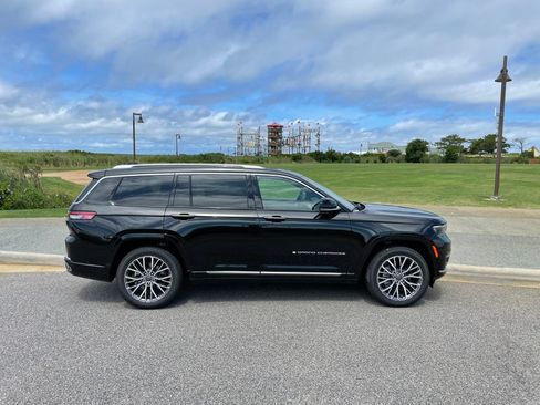 Used 2021 Jeep Grand Cherokee L Limited image 4