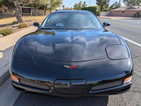 Used 2002 Chevrolet Corvette Z06 w/ Memory Pkg image 9