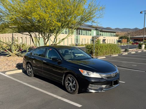 Used 2017 Honda Accord LX image 2