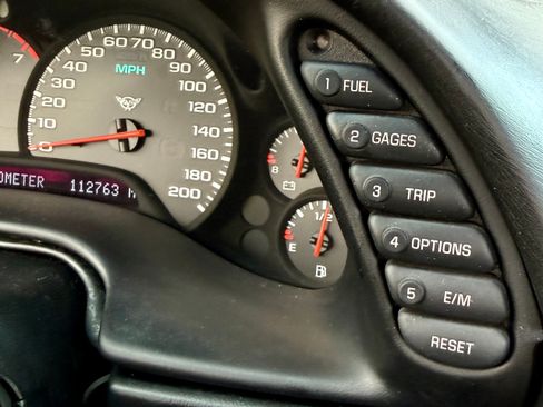 Used 1998 Chevrolet Corvette Coupe image 11