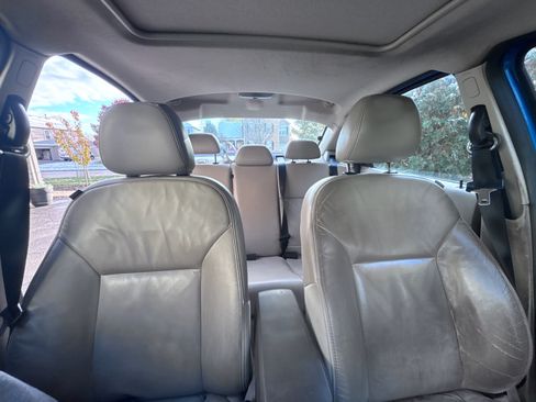 Used 2010 Ford Focus SES image 6