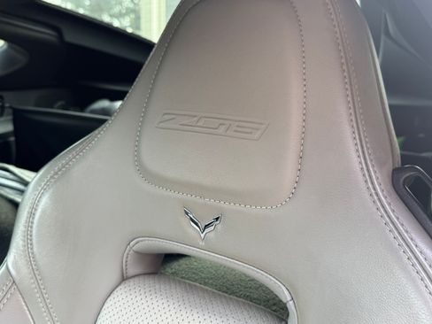 Used 2019 Chevrolet Corvette Z06 w/ Z07 Performance Package image 15