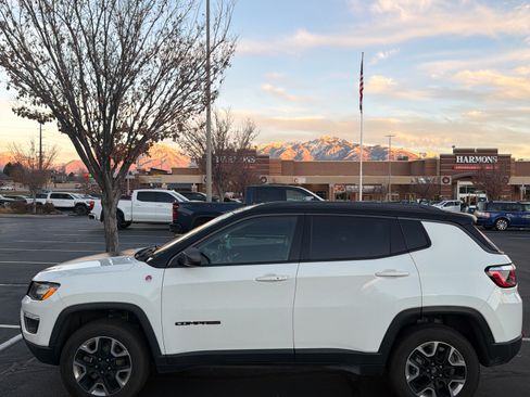 Used 2018 Jeep Compass Trailhawk image 2