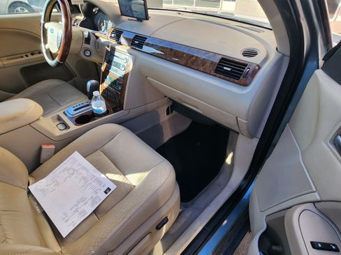 Used 2006 Ford Five Hundred SEL image 2