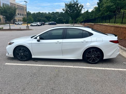 Used 2026 Toyota Camry XSE w/ Premium Plus Package FWD image 9