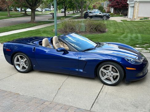 Used 2006 Chevrolet Corvette Convertible w/ Preferred Equipment Group RWD image 1