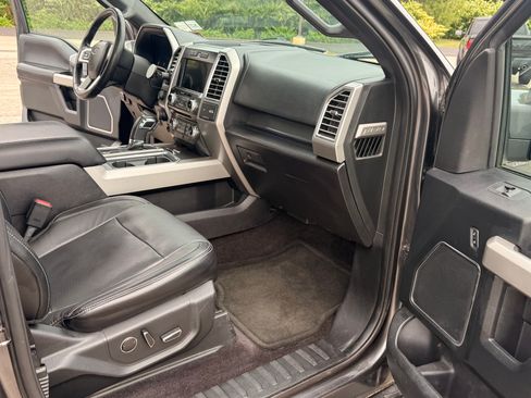 Used 2016 Ford F150 Lariat w/ Equipment Group 502A Luxury AWD/4WD image 12