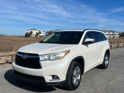 Used 2015 Toyota Highlander Limited Platinum image 8