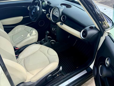 Used 2014 MINI Cooper Clubman S FWD image 6