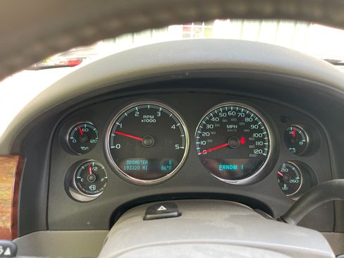Used 2011 Chevrolet Silverado 3500 LTZ AWD/4WD image 13