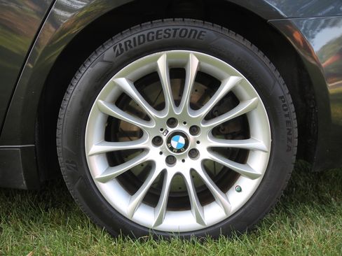 Used 2013 BMW 750Li xDrive AWD/4WD image 27