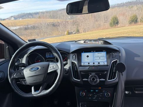 Used 2017 Ford Focus RS image 11