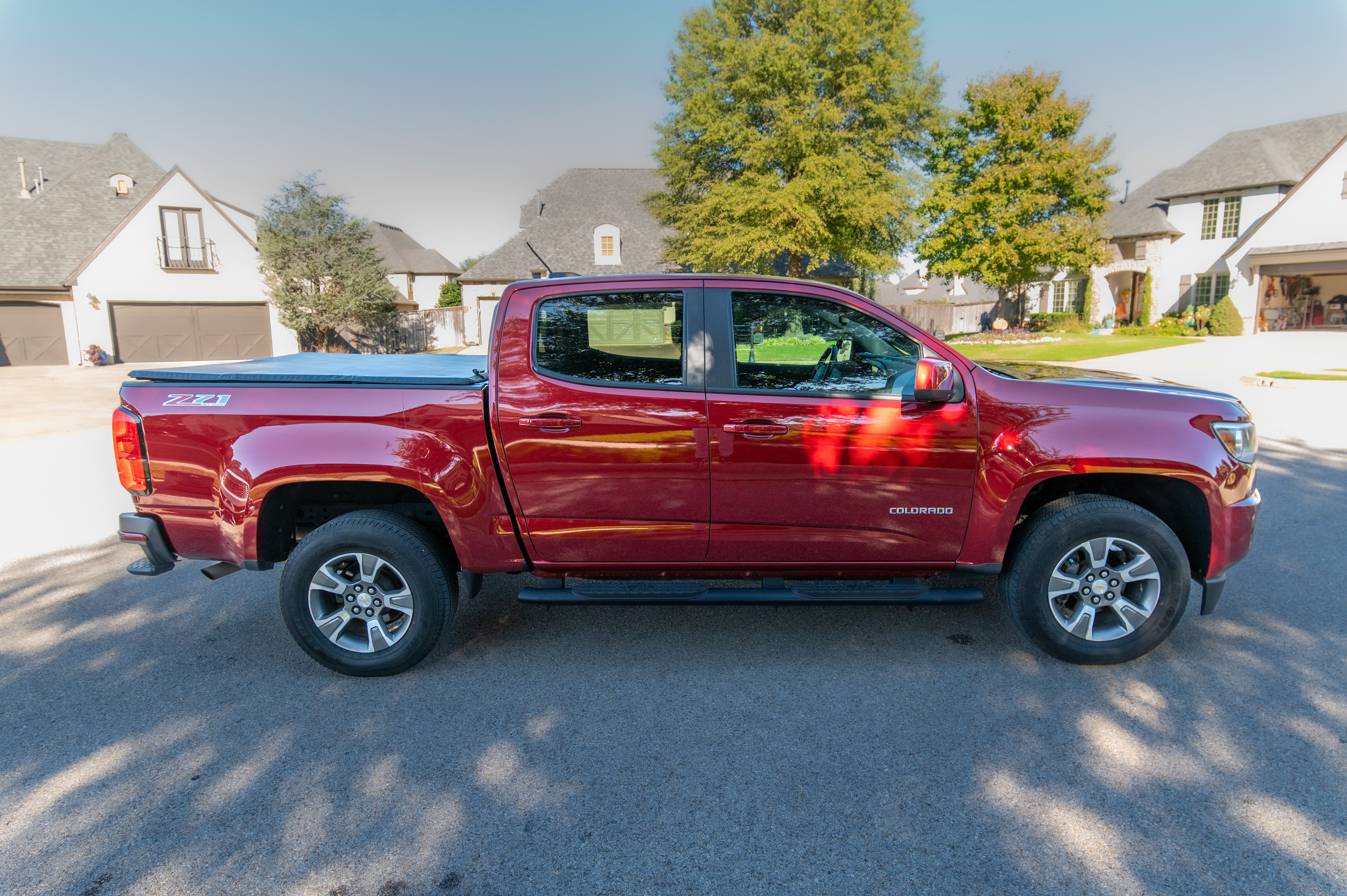 Used 2018 Chevrolet Colorado Z71 AWD/4WD image 2