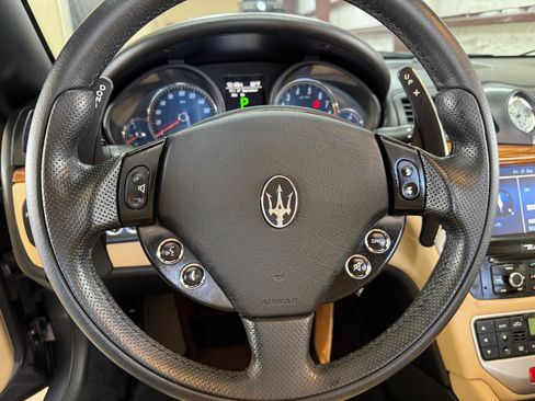 Used 2011 Maserati GranTurismo Convertible 2D image 21