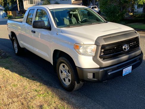 Used 2015 Toyota Tundra SR5 image 2