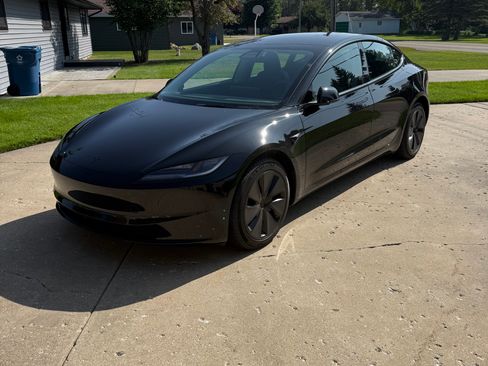 Used 2026 Tesla Model 3 AWD/4WD image 9