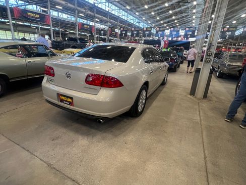 Used 2011 Buick Lucerne CX image 5