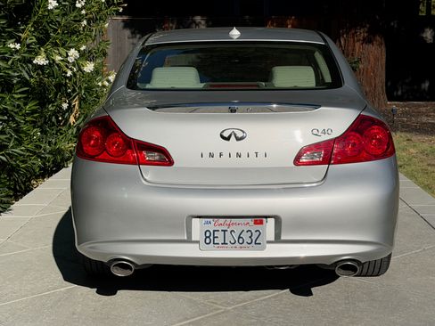 Used 2015 INFINITI Q40 w/ Navigation Package RWD image 6
