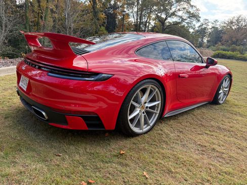 Used 2020 Porsche 911 Carrera image 2