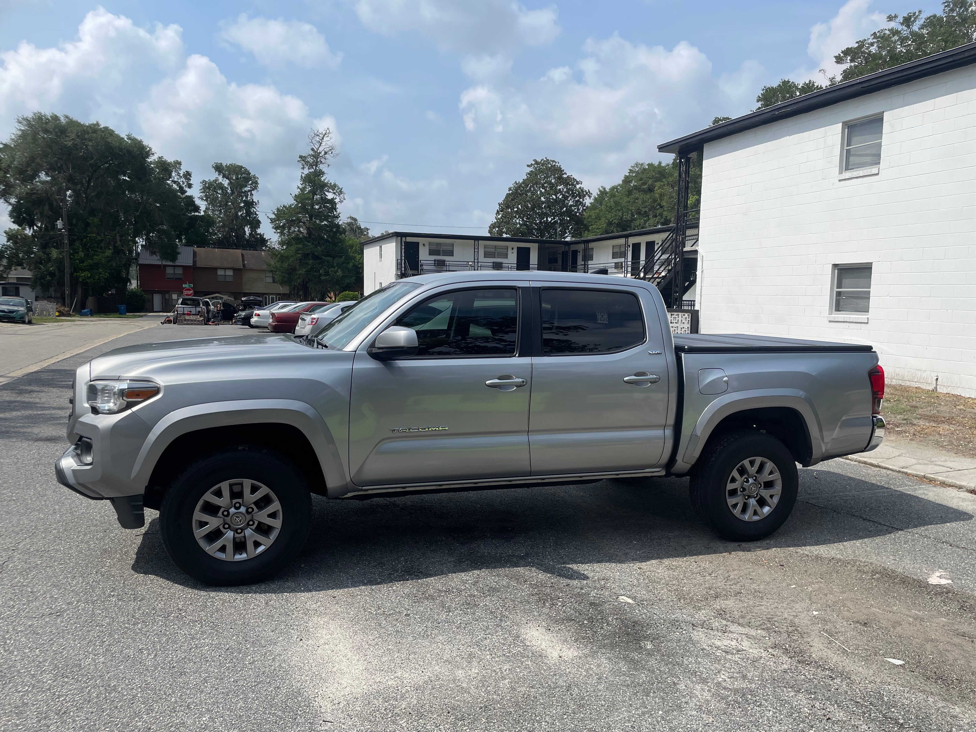 Used 2018 Toyota Tacoma SR5 RWD image 10