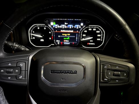 Used 2022 GMC Sierra 2500 Denali w/ Denali Ultimate Package AWD/4WD image 18