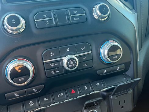 Used 2021 GMC Sierra 1500 Elevation w/ Preferred Package image 11