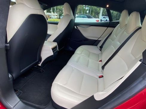 Used 2020 Tesla Model S Long Range Plus image 12
