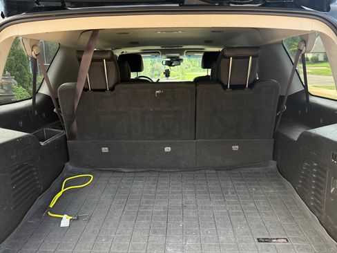 Used 2017 Chevrolet Suburban Premier AWD/4WD image 7