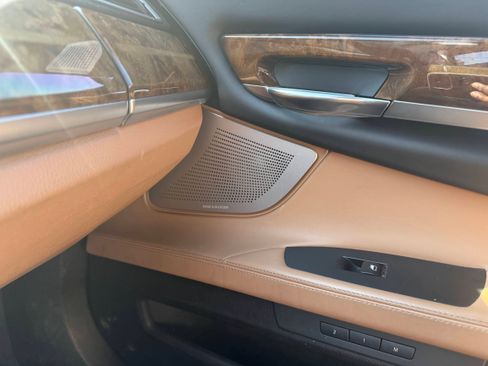 Used 2014 BMW 750i 750i Sedan 4D image 6