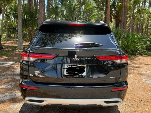 Used 2023 Mitsubishi Outlander SEL FWD image 5