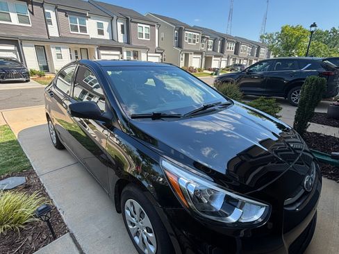 Used 2016 Hyundai Accent SE FWD image 5