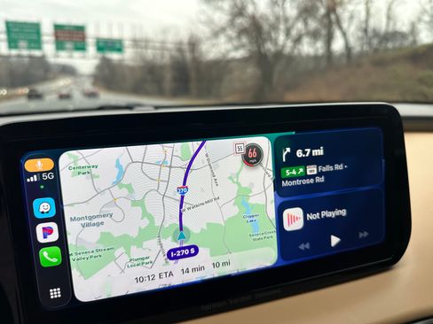 Used 2023 Hyundai Santa Fe Calligraphy image 2