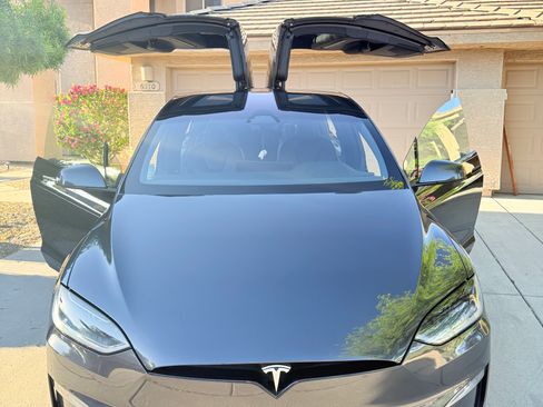 Used 2023 Tesla Model X image 4