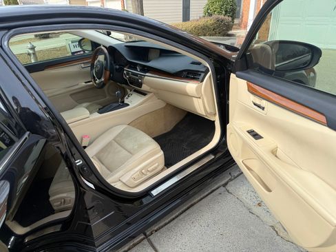 Used 2014 Lexus ES 300h 300h Sedan 4D image 11