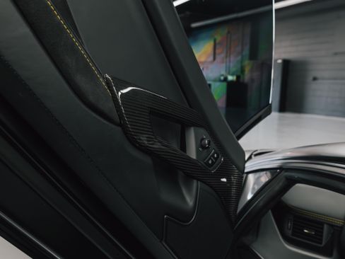 Used 2018 Lamborghini Aventador S image 27