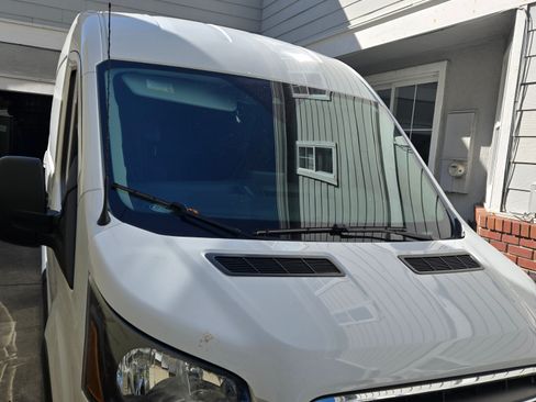 Used 2020 Ford Transit 250 Medium Roof w/LWB Van 3D image 3