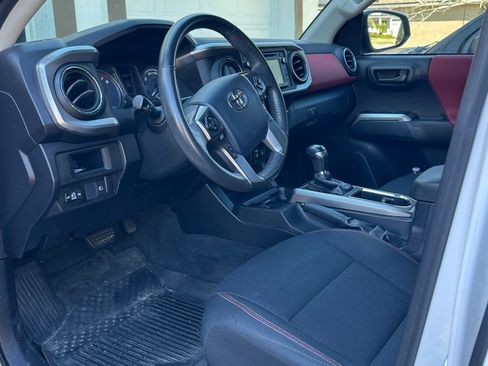 Used 2019 Toyota Tacoma SR5 image 13