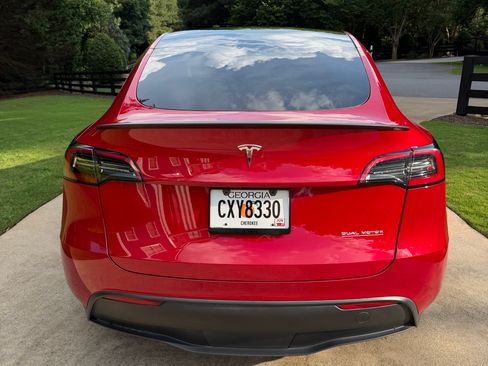 Used 2023 Tesla Model Y Performance AWD/4WD image 8