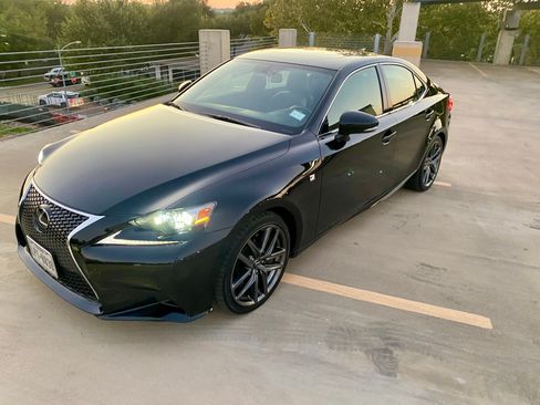 Used 2016 Lexus IS 200t w/ F Sport Package RWD image 4