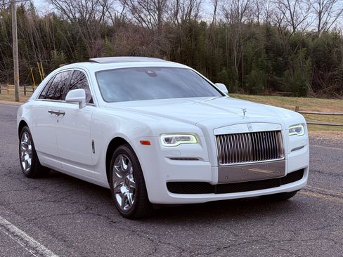 Used 2015 Rolls-Royce Ghost image 12