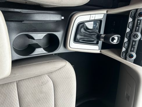 Used 2020 Hyundai Elantra SE image 5