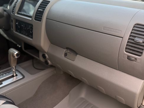 Used 2006 Nissan Frontier LE RWD image 15