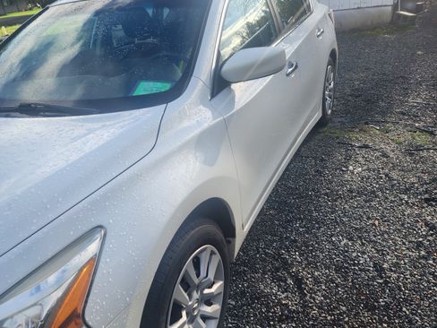 Used 2015 Nissan Altima 2.5 S image 2